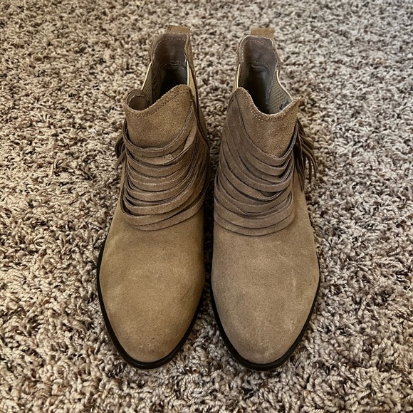 New Look Fringe Suede booties size 37 (US 6.5) - Picture 2 of 12
